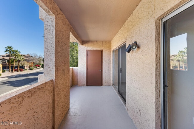 Building Photo - 540 N May