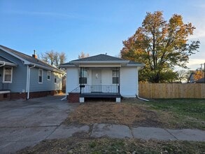 Building Photo - 1811 W 4th St