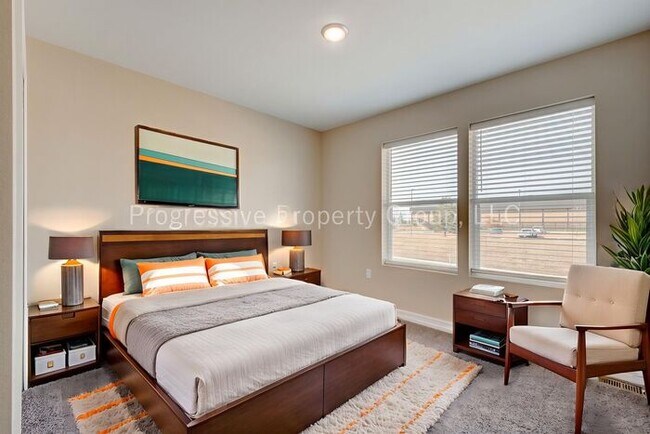 Building Photo - Live in Style! 3-Bed Northgate Villa w/ Vi...