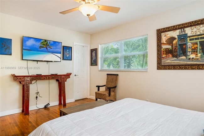 Building Photo - 113 SW 2nd St