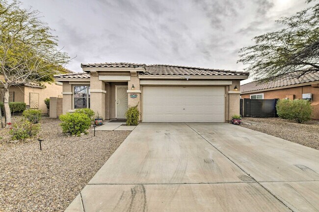 Building Photo - 1836 N Parkside Ln