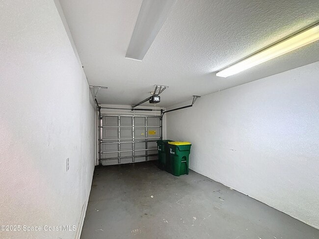 Building Photo - 2464 Hemingway Ln