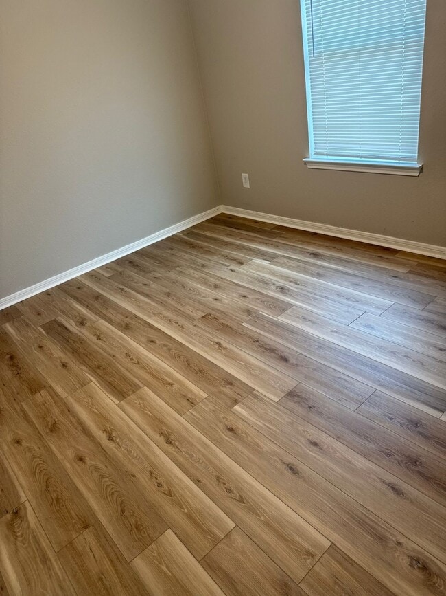 Building Photo - 12015 Clifton Oaks Dr