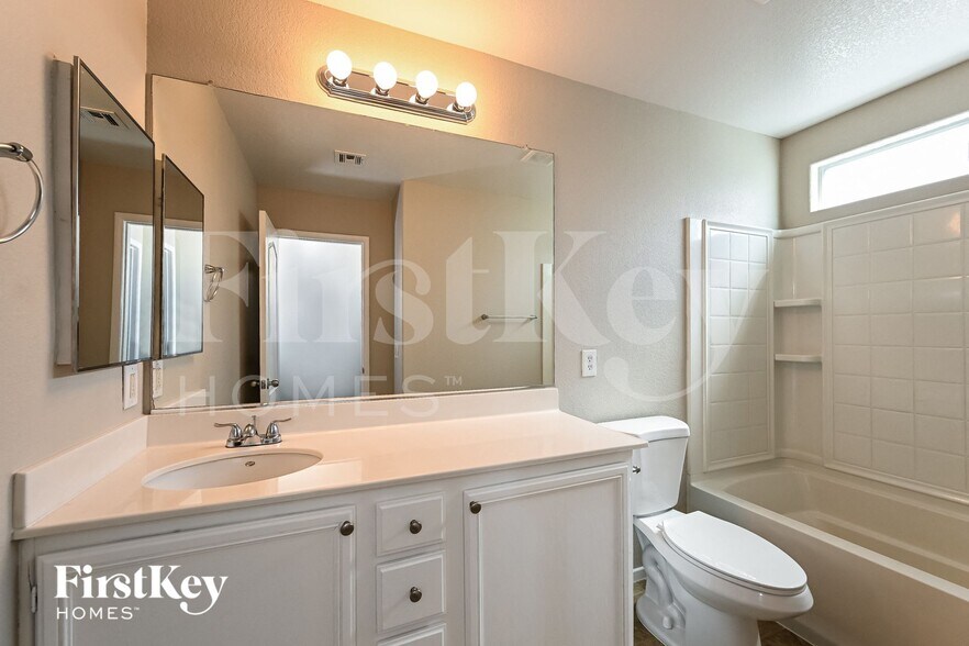 Building Photo - 530 Swiss Cottage Ave