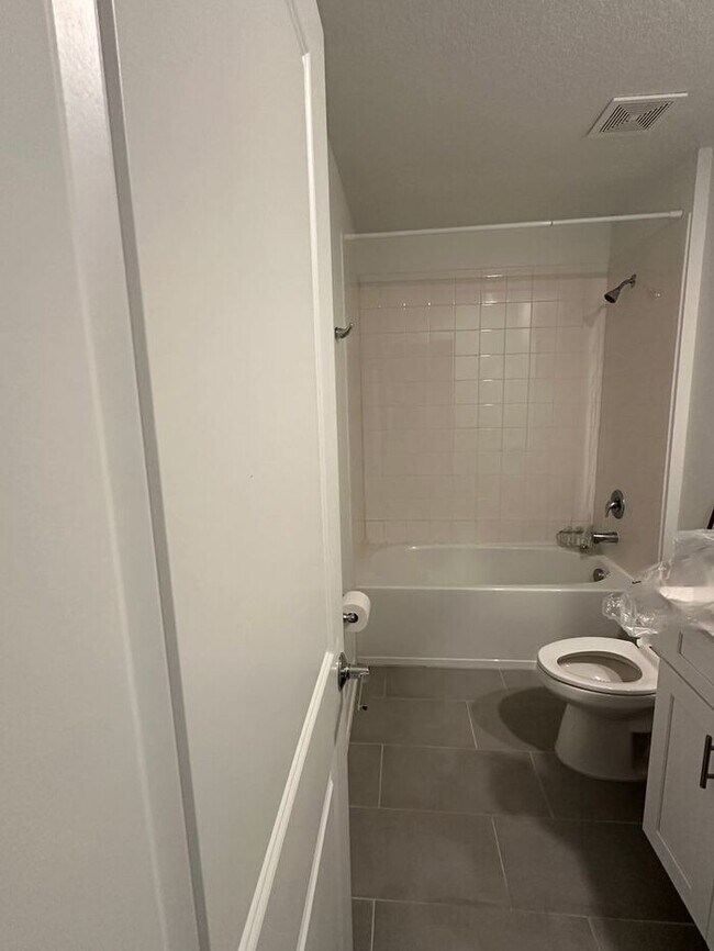 Building Photo - 4 Bedroom 2 bathroom in Haines City