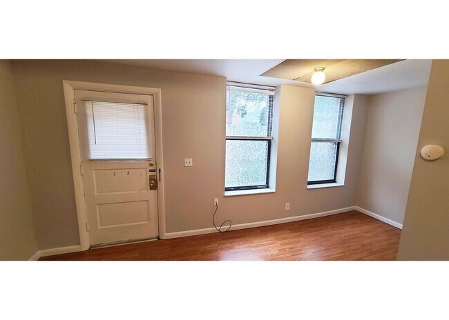 Interior Photo - Clifton Manor