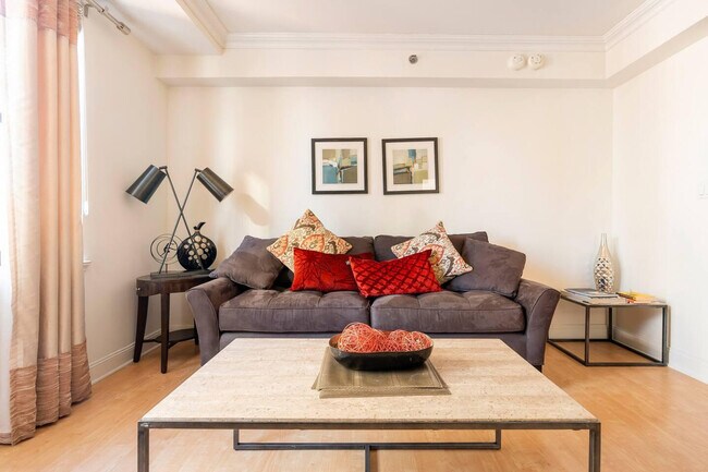 Primary Photo - 201 W 58th St