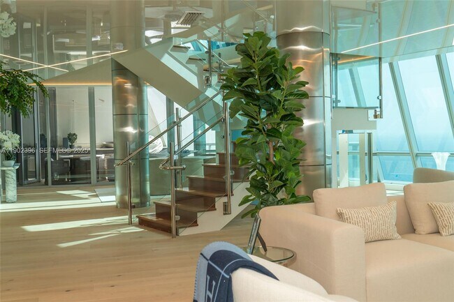 Building Photo - 17121 Collins Ave