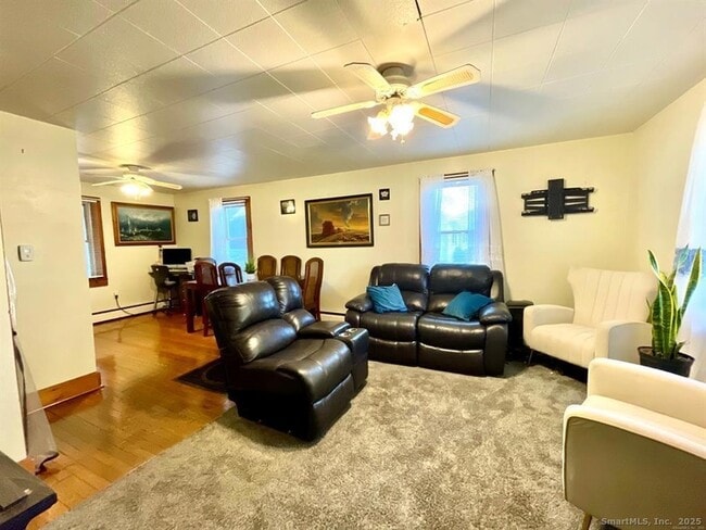 Building Photo - 131 Greenwood St