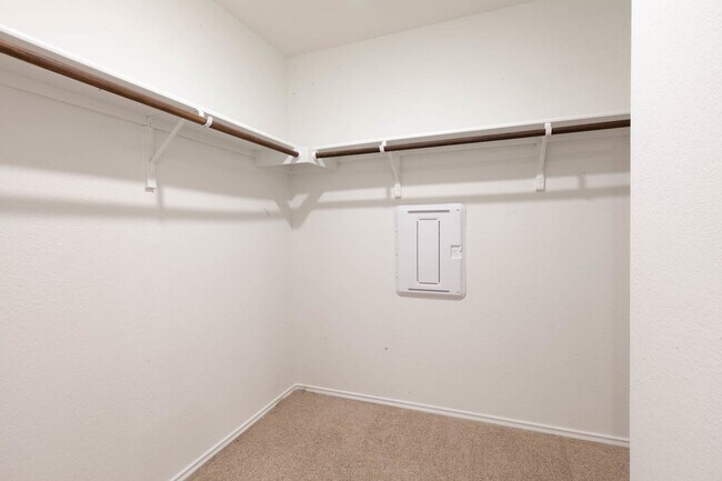 Building Photo - Millcreek Home Ready for September Move-In