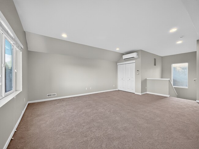 Building Photo - 9825 15th Pl SE