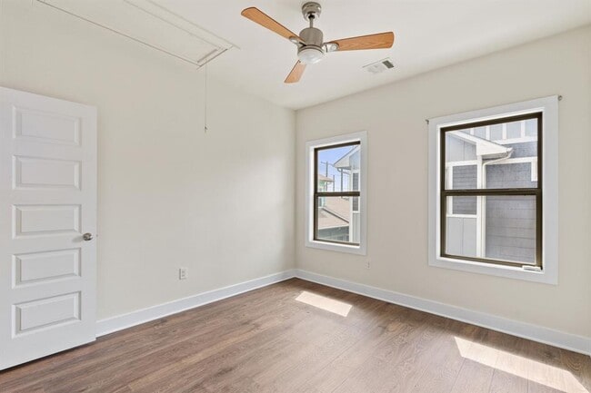 Building Photo - 720 Pedernales St