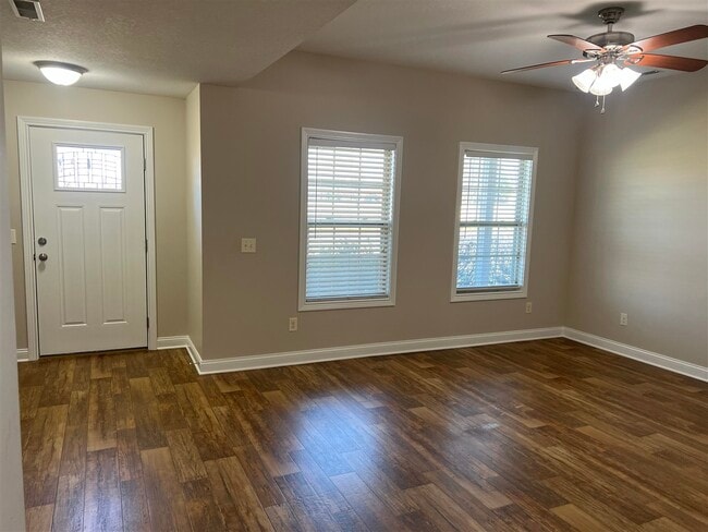 Building Photo - 593 Springfield Blvd