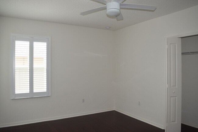 Building Photo - Gorgeous & Tropical 4 bedroom 3 Bath