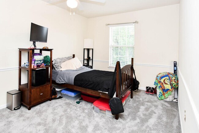 Building Photo - 1401 Deep Gorge Ct