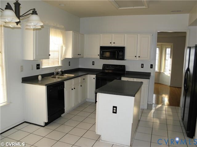 Building Photo - 10520 Runnymeade Dr