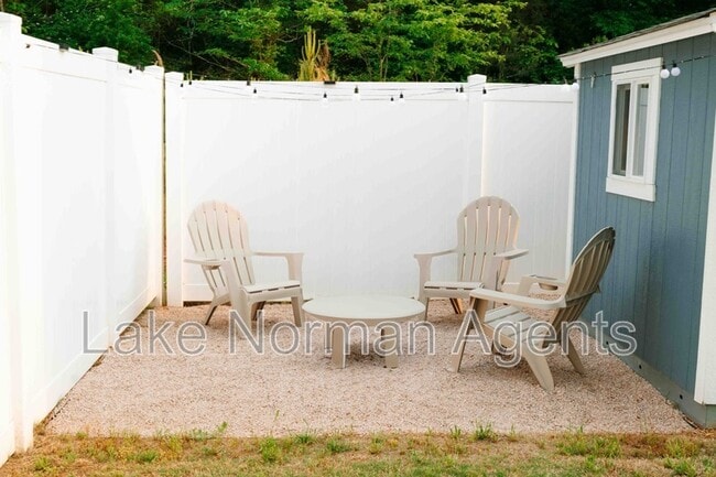 Building Photo - 2880 Sherrills Strm Dr