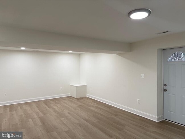 Building Photo - 6409 63rd Pl