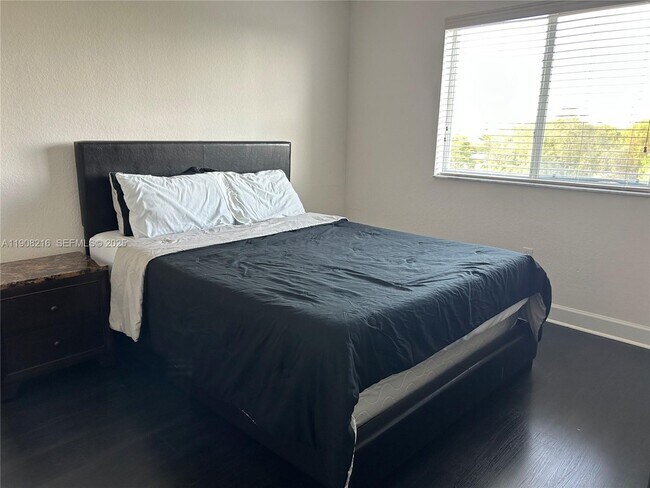 Building Photo - 6001 SW 70th St