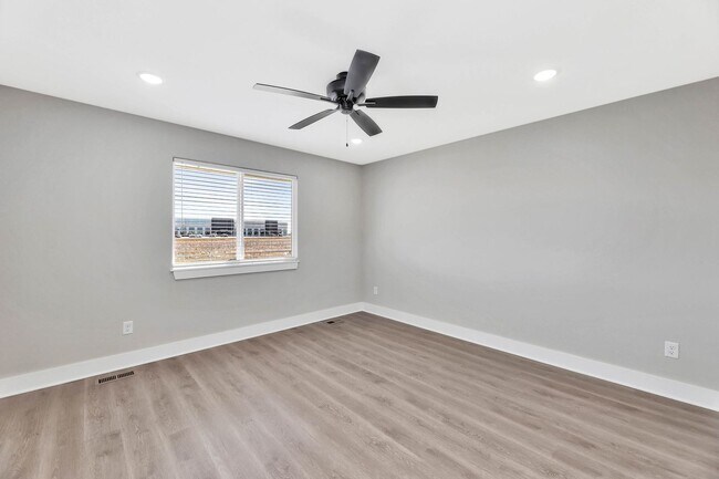 Building Photo - 5378 N Toben Dr