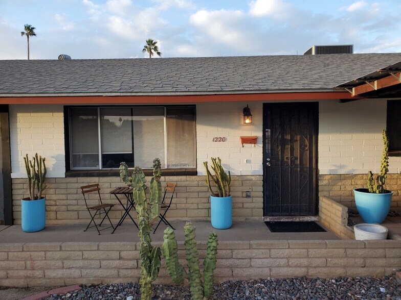 Building Photo - 1220 W Pebble Beach Dr