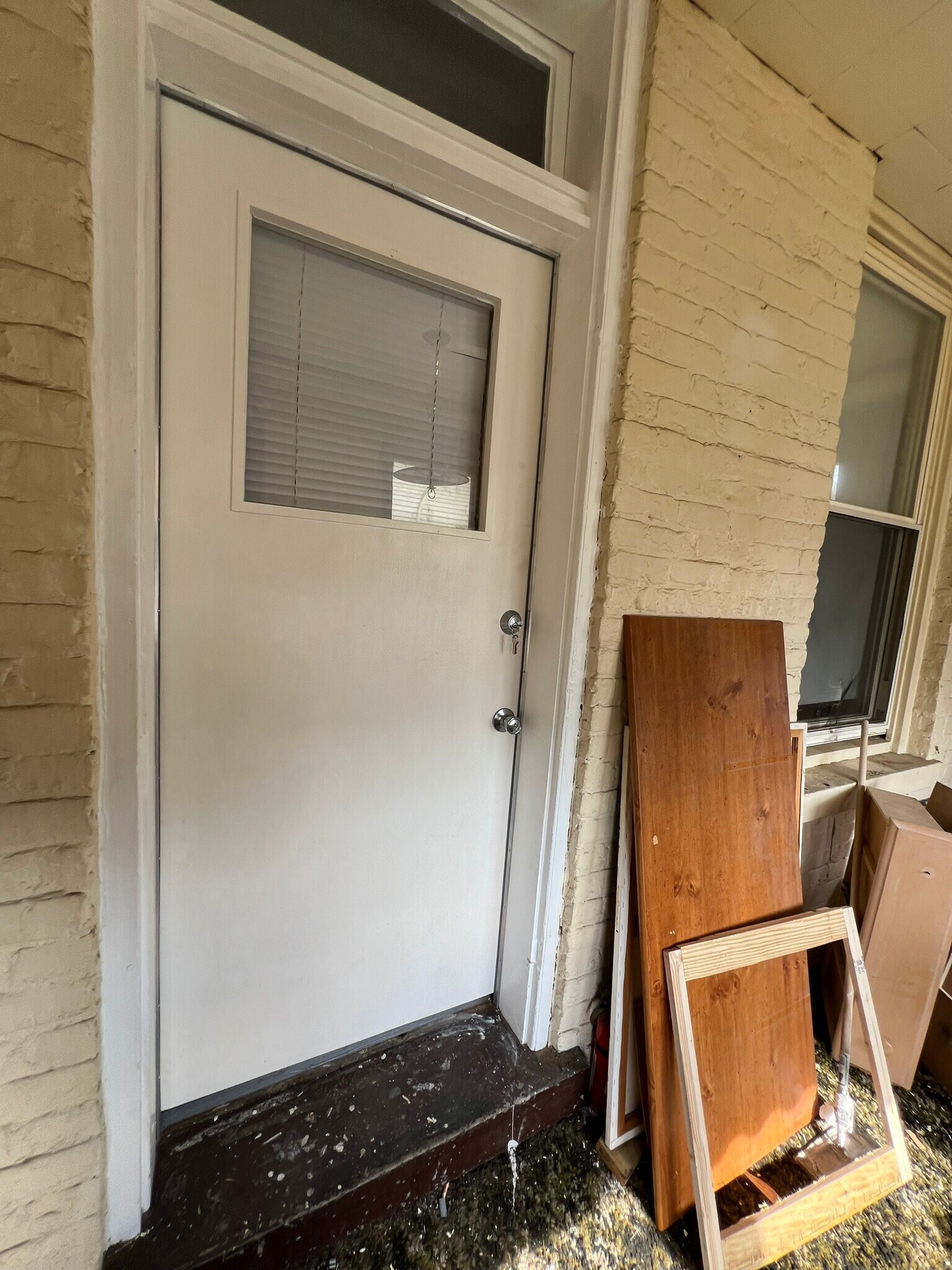 Building Photo - 4718 N Laramie Ave