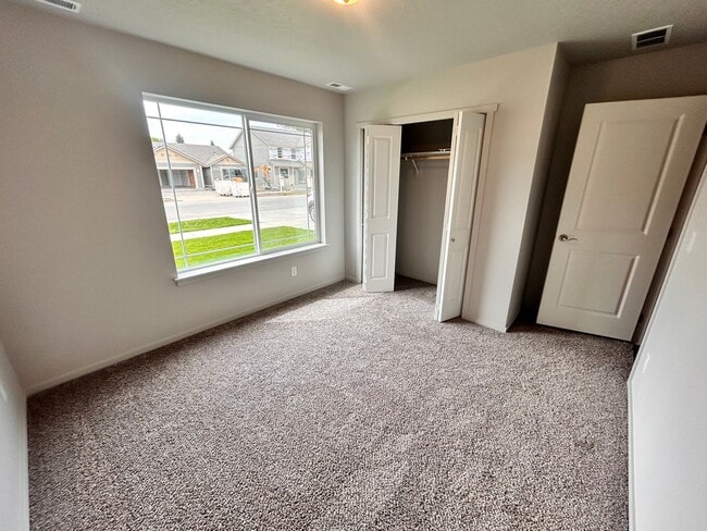 Building Photo - Stunning 3 Bed, 2 Bath Rancher in Spokane ...