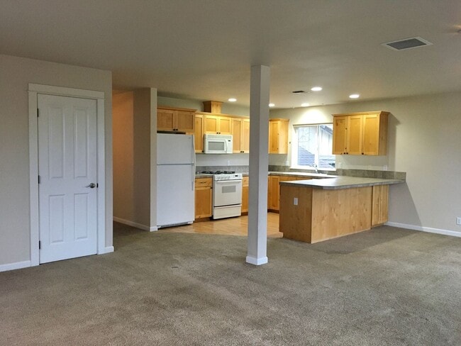 Building Photo - 1761