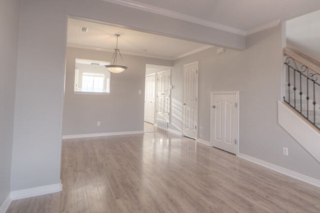 Building Photo - Pet Friendly! Cute 2 Bedroom 1.5 Bath in Midway!!