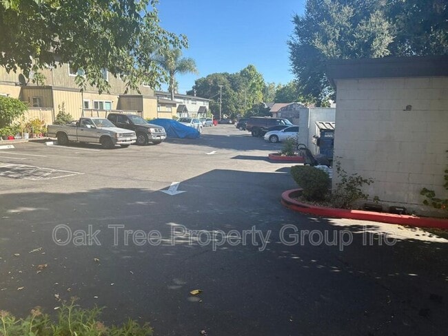 Building Photo - 625 F St