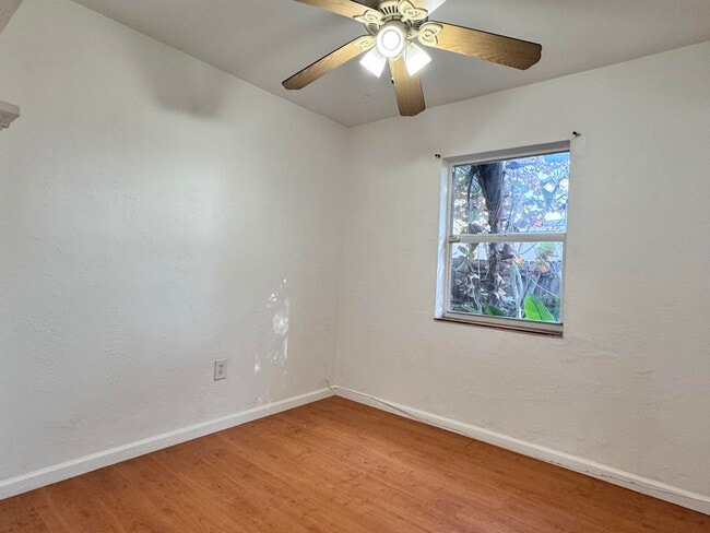 Building Photo - 3012 Glenwood Rd