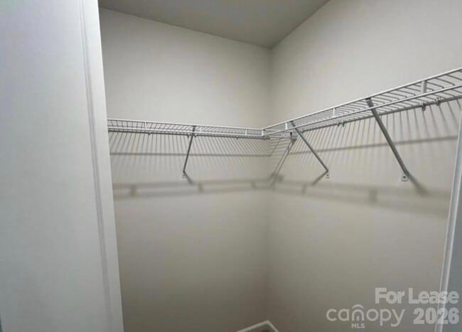 Building Photo - 1924 Vanderlyn St