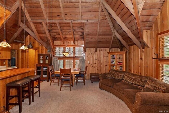 Building Photo - 295 Sunset Dr