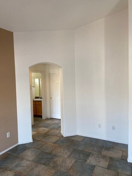 Media Nook - 83 Stock Option St