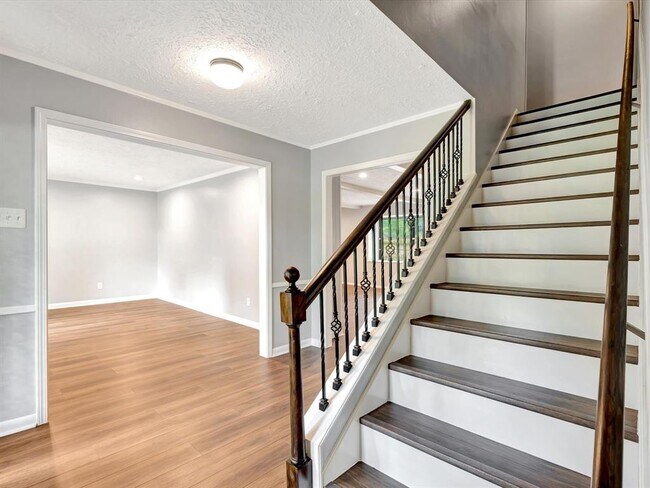 Building Photo - 15014 Torry Pines Rd