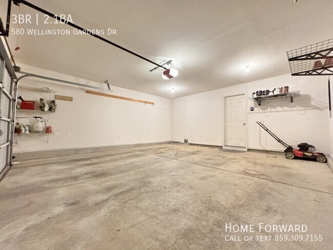 Building Photo - 580 Wellington Gardens Dr