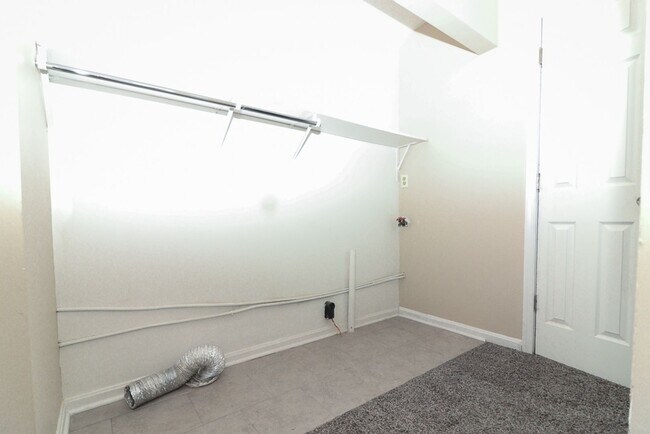 Building Photo - 407 Knox Ave