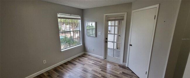 Building Photo - 1972 Lake Atriums Cir