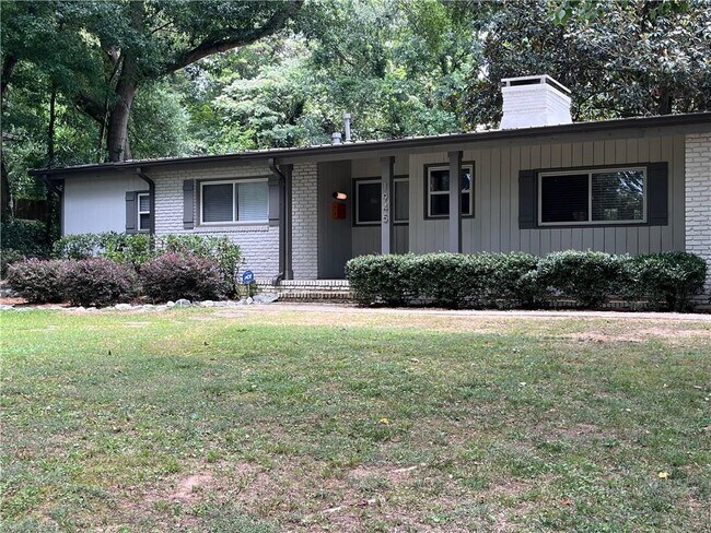 Building Photo - 1945 Dellwood Dr NW