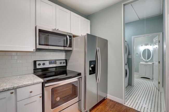 Building Photo - Completely Renovated - Three Bedroom, Two ...