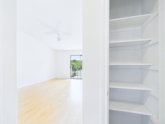 Building Photo - 1501 Barton Springs Rd