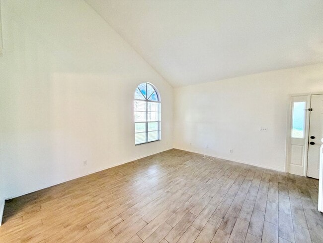 Building Photo - **LELY COUNTRY CLUB** 2 BED + LOFT / 2 BAT...