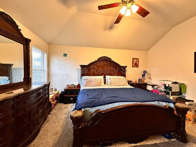 Building Photo - 17316 Valley Crst