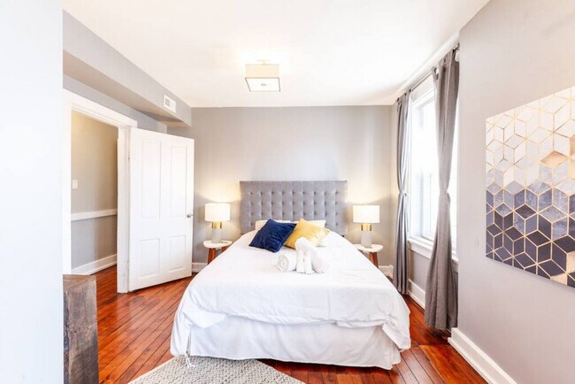 Building Photo - 1602 Mansfield St