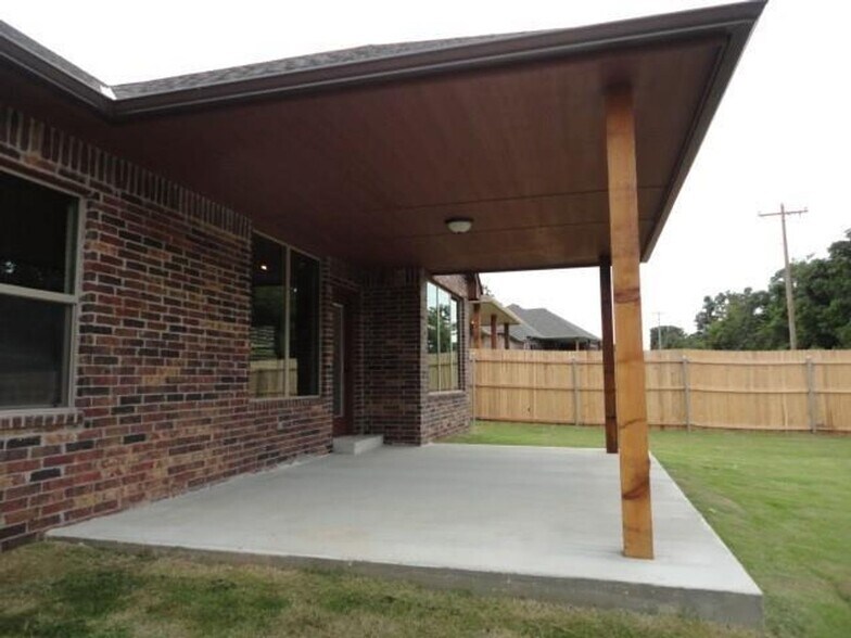 Building Photo - 309 Timber Ln