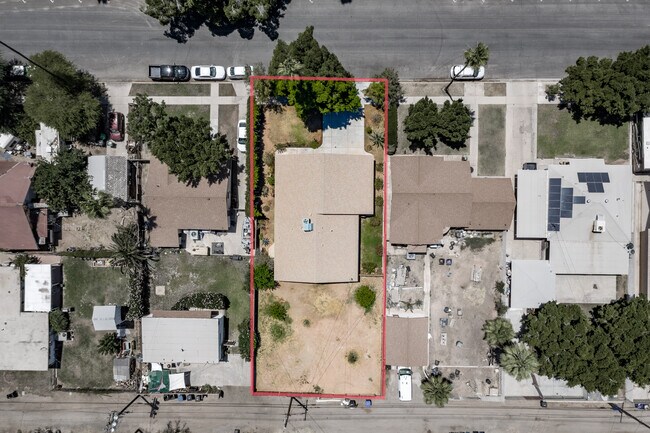 Building Photo - 730 Pine Ave