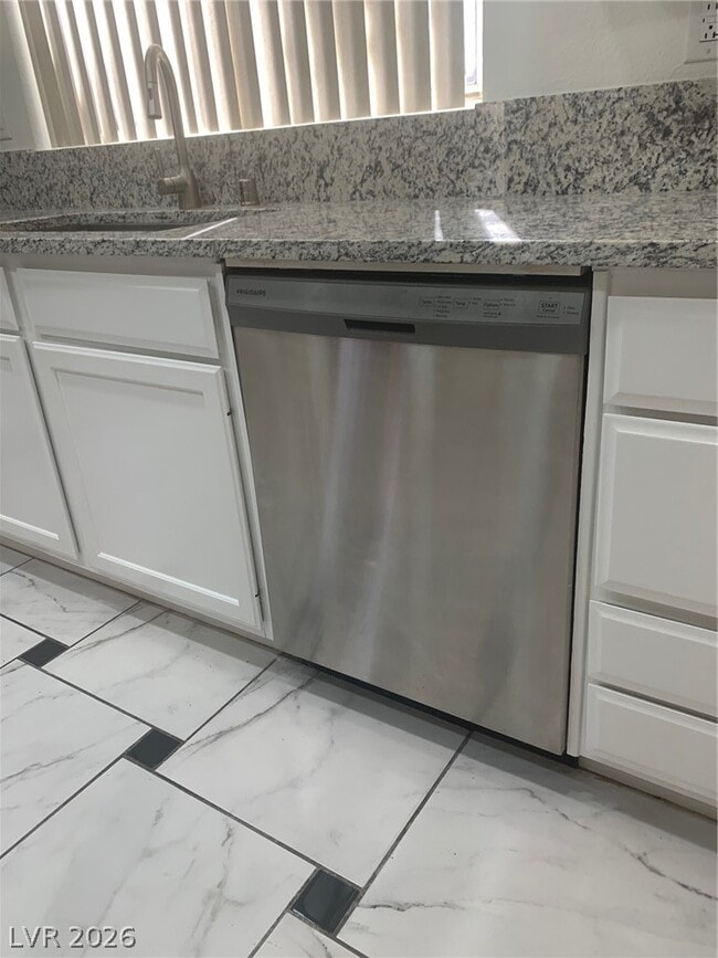 Building Photo - 9113 Grayling Dr