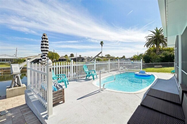 Building Photo - 5102 Blue Heron Dr