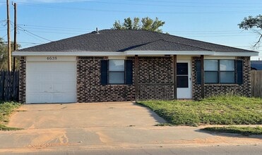 Building Photo - 4638 Erskine St