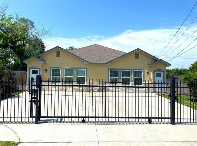 Building Photo - 3833 McKinley St